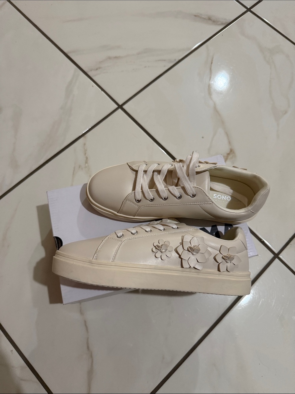 Sonoma Cream Lace-Up Sneakers with Floral Appliqués